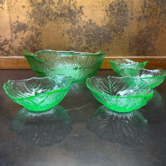 Viking Glass Green Lettuce Cabbage Leaf Salad Serving Bowl Set 4 Small 1 Large - Picture 2 of 10